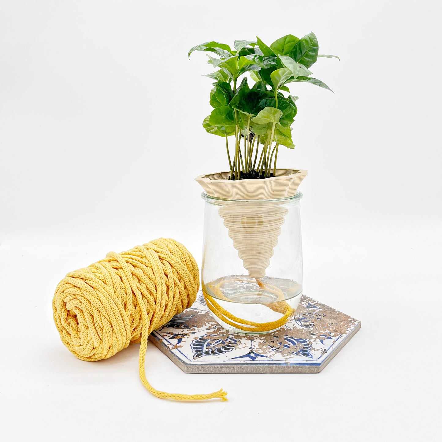 Nomade – the self-watering pot in COLORED STONEWARE