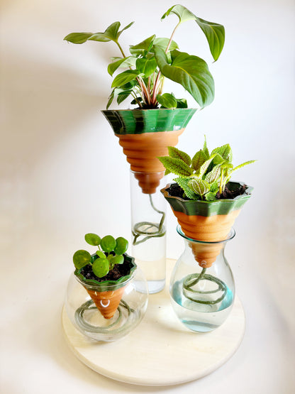Nomade GLAZED – the self-watering TERRACOTTA pot