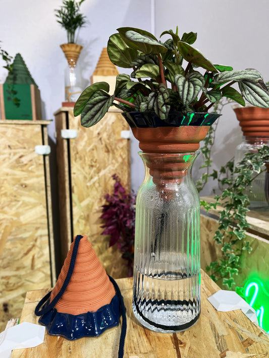 Nomade GLAZED – the self-watering TERRACOTTA pot